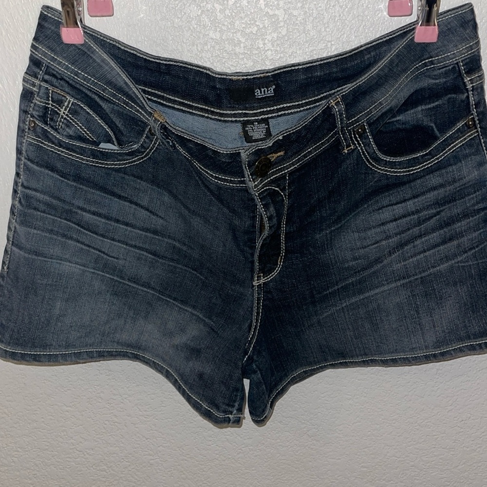 Woman’s Jean Shorts